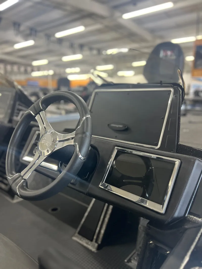 Slide: The Image of Ranger Z520R 2024 - 22