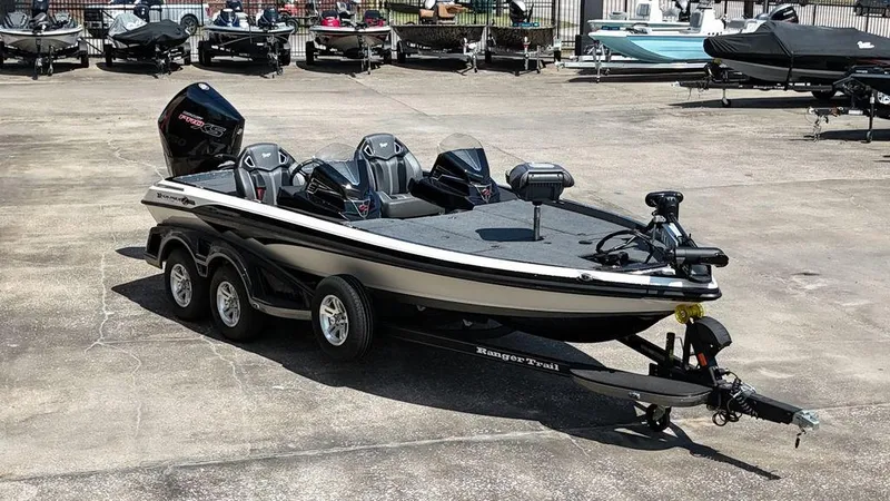 Slide: The Image of Ranger Z520R 2024 - 8