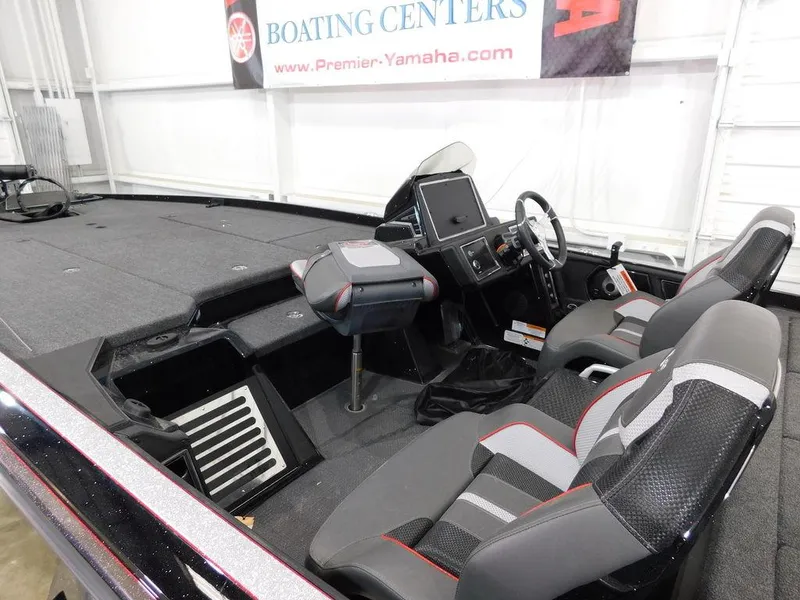 Slide: The Image of Ranger Z521R 2024 - 12