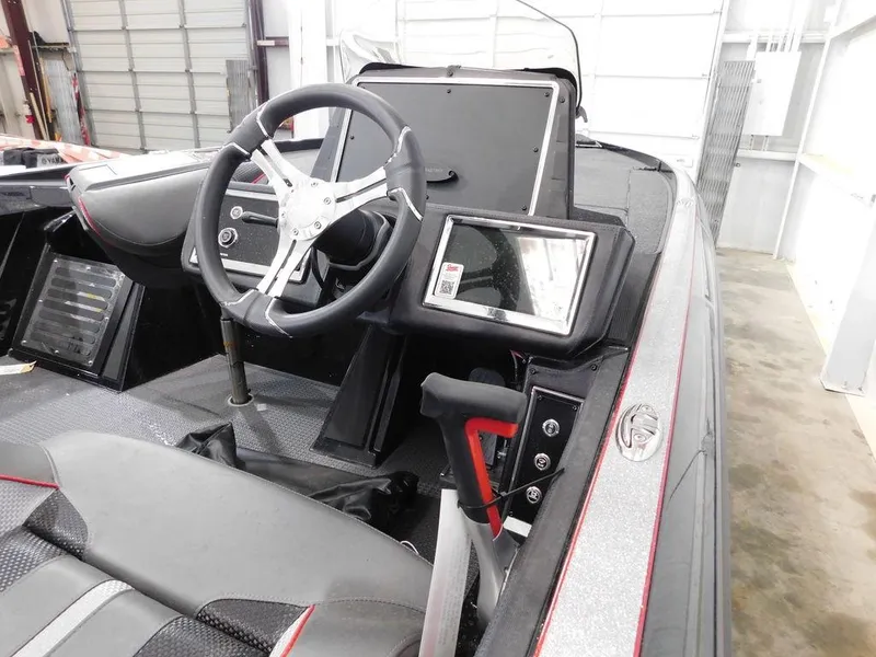 Slide: The Image of Ranger Z521R 2024 - 16