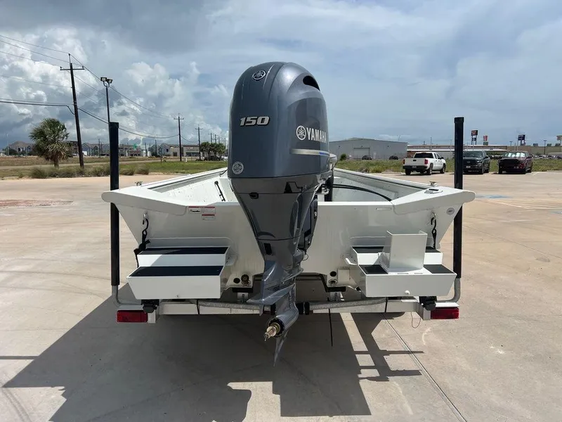 Slide: The Image of SeaArk 2072 FXT DLX CC 2024 - 11