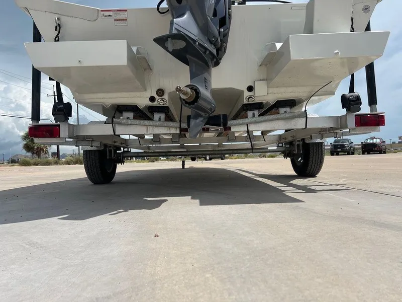 Slide: The Image of SeaArk 2072 FXT DLX CC 2024 - 12