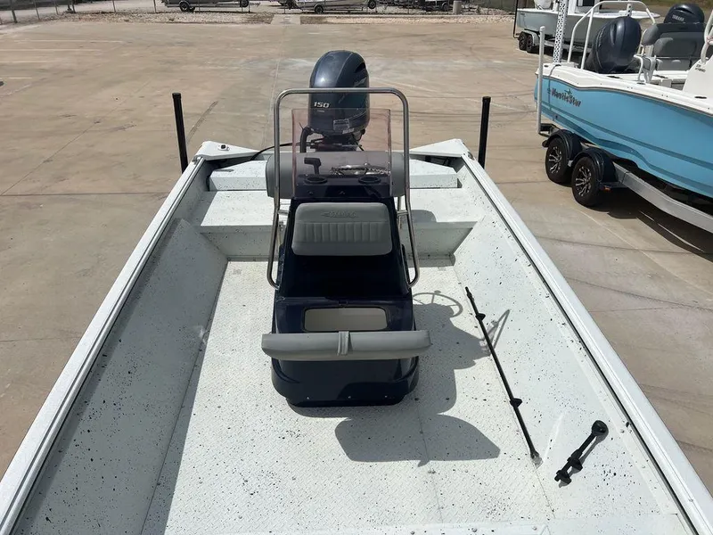 Slide: The Image of SeaArk 2072 FXT DLX CC 2024 - 23