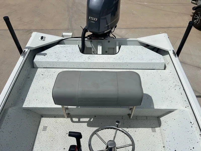 Slide: The Image of SeaArk 2072 FXT DLX CC 2024 - 29