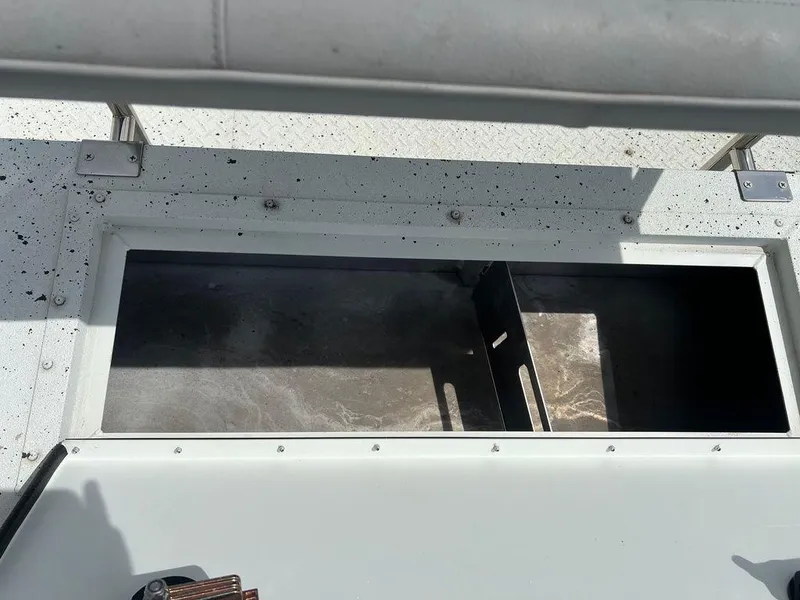 Slide: The Image of SeaArk 2072 FXT DLX CC 2024 - 31