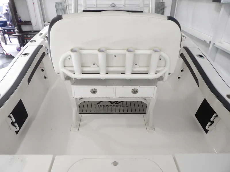 Slide: The Image of Tidewater 210 LXF 2025 - 20