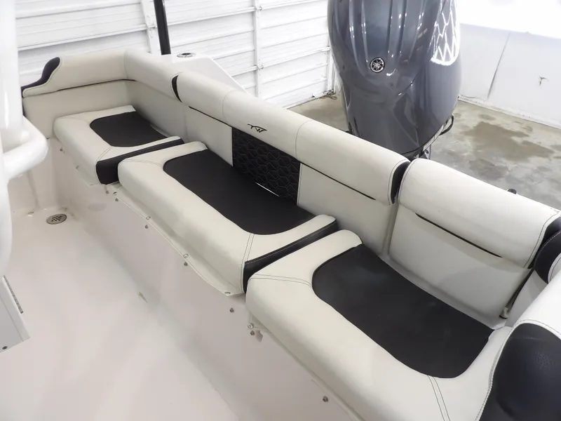 Slide: The Image of Tidewater 210 LXF 2025 - 27