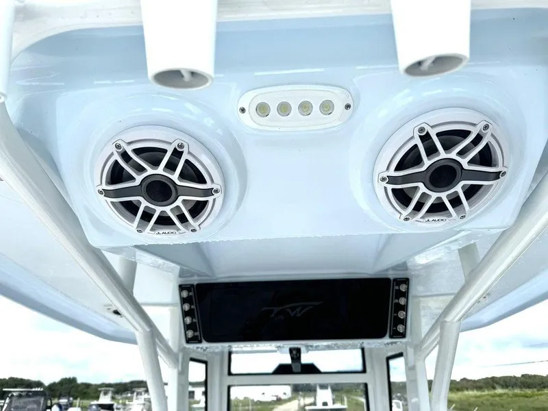 Slide: The Image of Tidewater 2410 Bay Max 2025 - 18