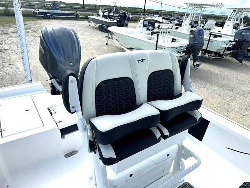 Slide: The Image of Tidewater 2410 Bay Max 2025 - 19