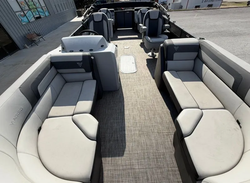 Slide: The Image of Viaggio L22Q 2023 - 11