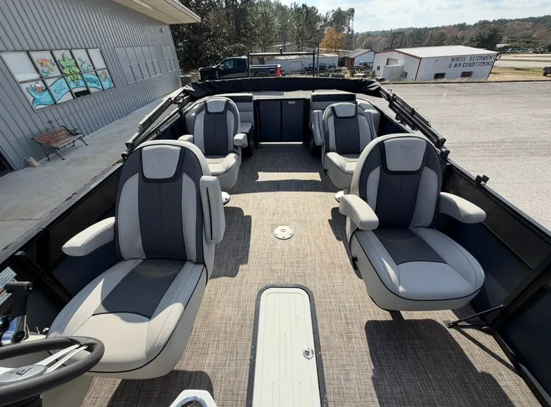 Slide: The Image of Viaggio L22Q 2023 - 12