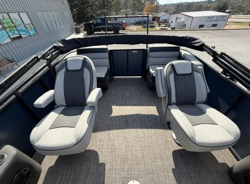 Slide: The Image of Viaggio L22Q 2023 - 13