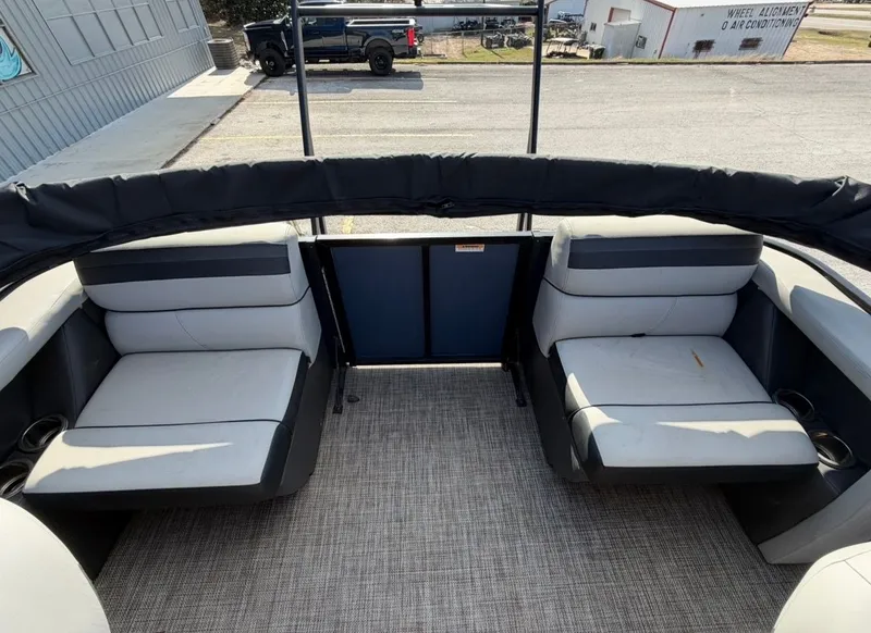 Slide: The Image of Viaggio L22Q 2023 - 14