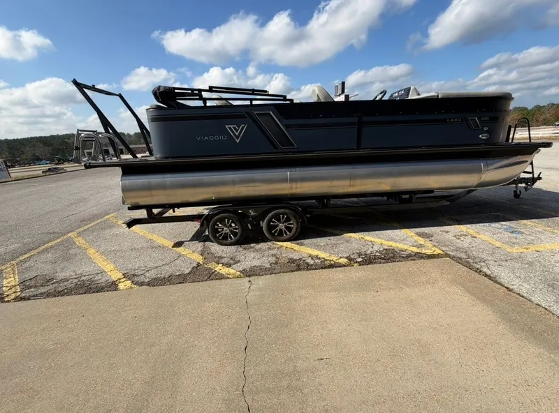 Slide: The Image of Viaggio L22Q 2023 - 8