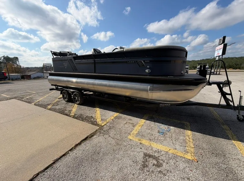 Slide: The Image of Viaggio L22Q 2023 - 9