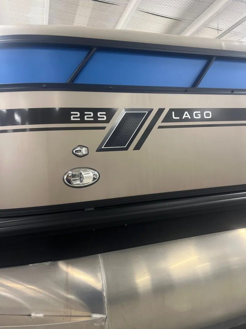 Slide: The Image of Viaggio L22S 2023 - 3