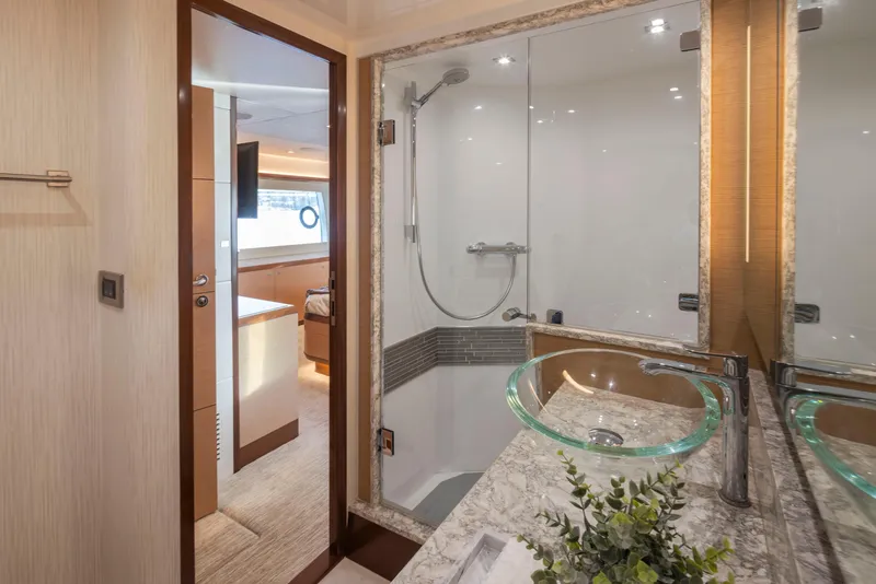 Slide: The Image of Ocean Alexander 70E Motoryacht 2020 - 55