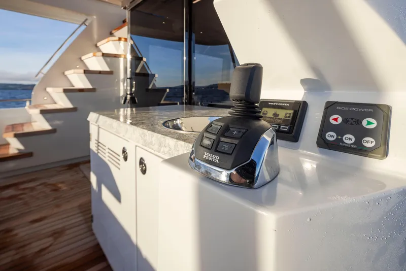 Slide: The Image of Ocean Alexander 70E Motoryacht 2020 - 58