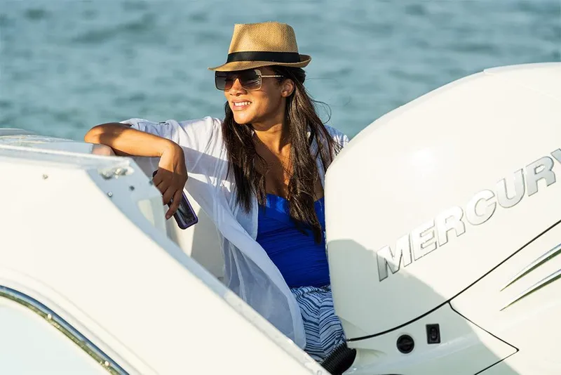 Slide: The Image of 2023-Boston-Whaler-240-Vantage-MarineMax - 45