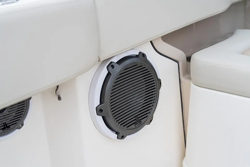 Slide: The Image of 2023-Boston-Whaler-240-Vantage-MarineMax - 75