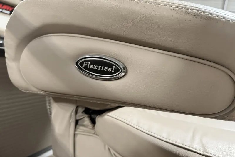 Slide: The Image of Premier 235 Grand Majestic 2008 - 23
