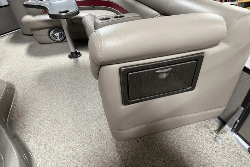 Slide: The Image of Premier 235 Grand Majestic 2008 - 36