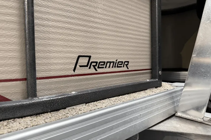 Slide: The Image of Premier 235 Grand Majestic 2008 - 86