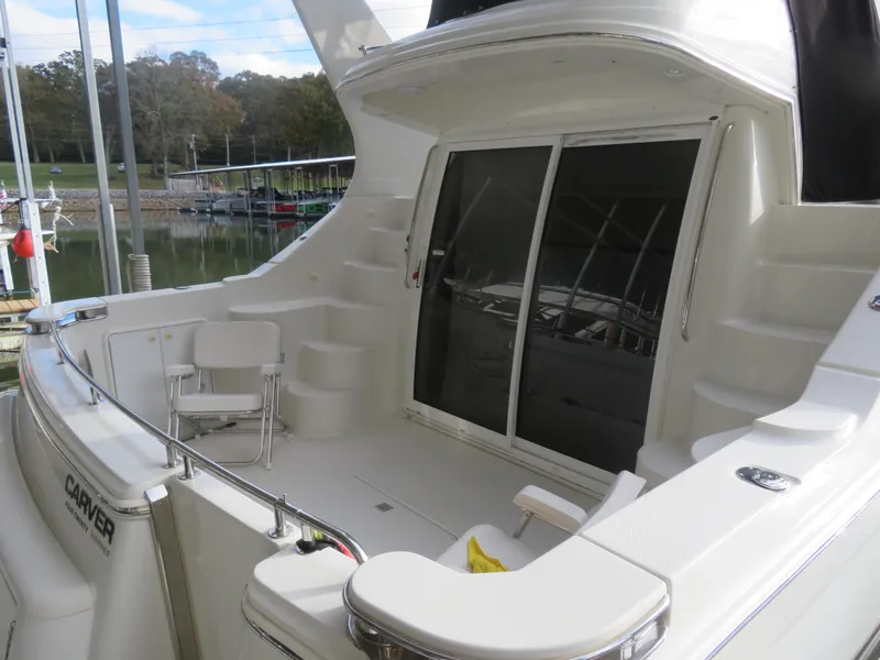 Slide: The Image of Carver 420 Mariner 2004 - 15