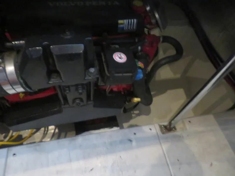 Slide: The Image of Carver 420 Mariner 2004 - 6