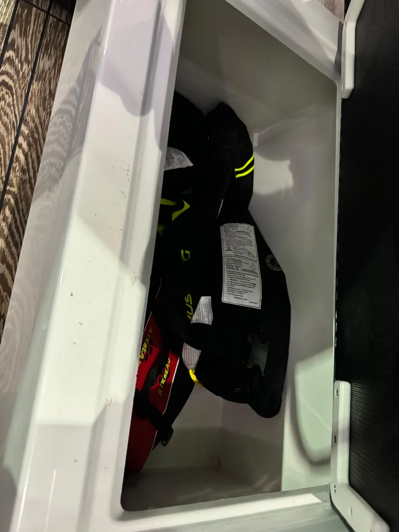 Slide: The Image of Axopar 37 XC Cross Cabin 2020 - 88