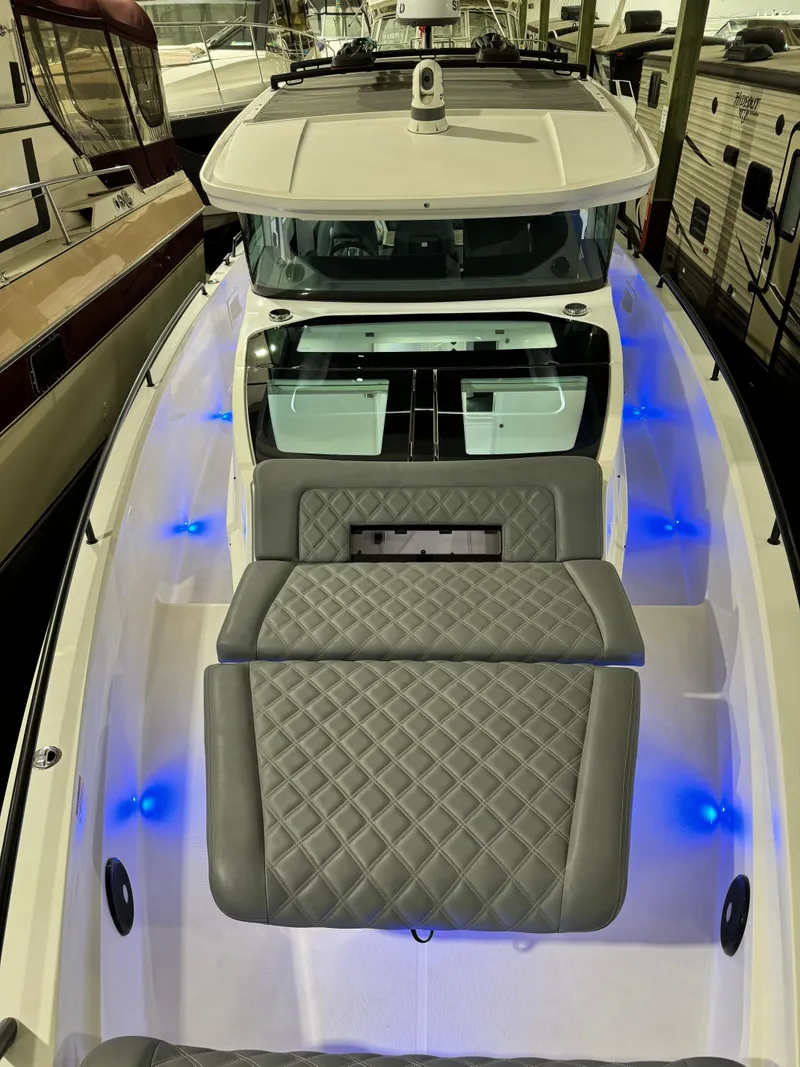 Slide: The Image of Axopar 37 XC Cross Cabin 2020 - 96