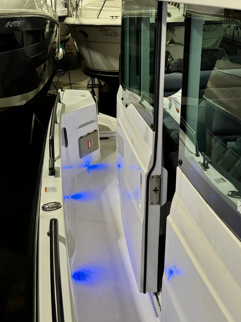 Slide: The Image of Axopar 37 XC Cross Cabin 2020 - 98