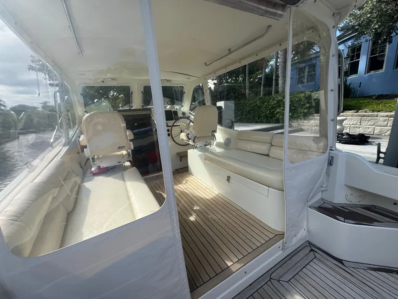 Slide: The Image of Roomy Pilothouse - 2