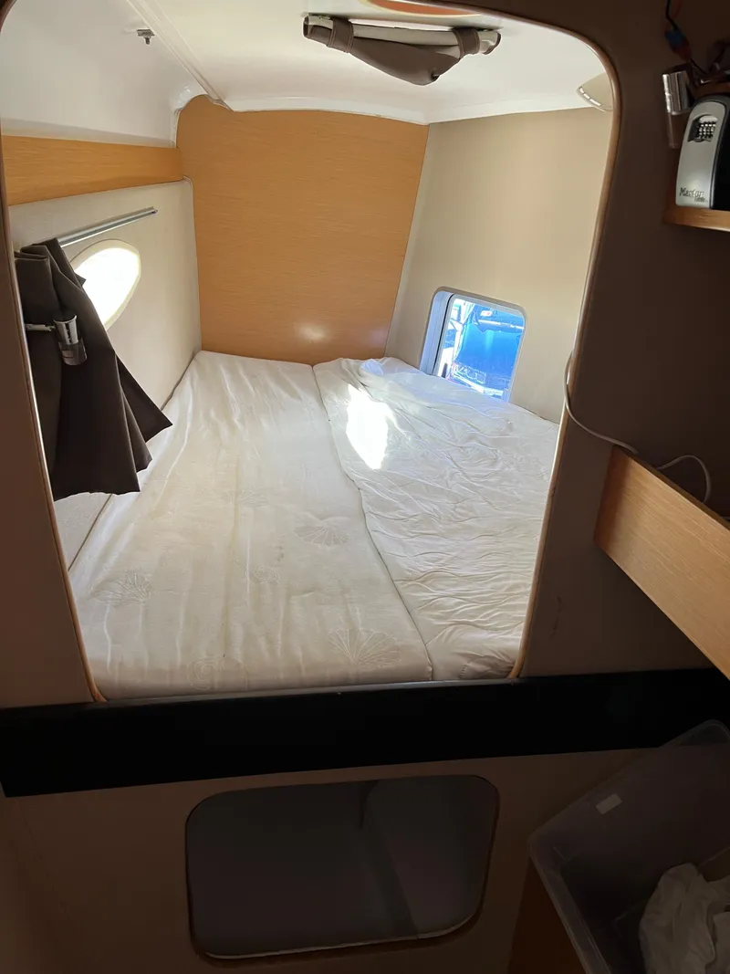 Slide: The Image of Fountaine Pajot Mahe 36 Evolution 2010 - 32