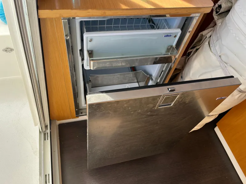 Slide: The Image of Fountaine Pajot Mahe 36 Evolution 2010 - 35