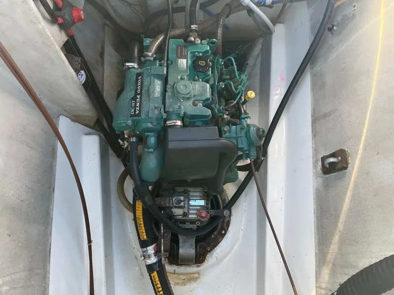 Slide: The Image of Fountaine Pajot Mahe 36 Evolution 2010 - 37