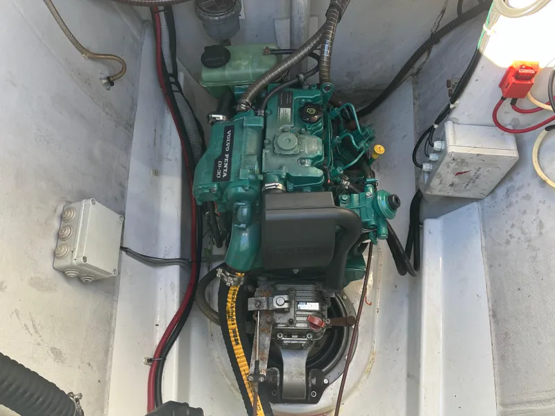 Slide: The Image of Fountaine Pajot Mahe 36 Evolution 2010 - 38