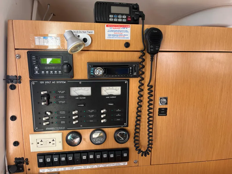 Slide: The Image of Fountaine Pajot Mahe 36 Evolution 2010 - 46