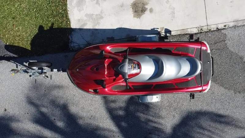 Slide: The Image of Overhead view of a 2014 Yamaha WaveRunner VX Cruiser on a trailer. - 6