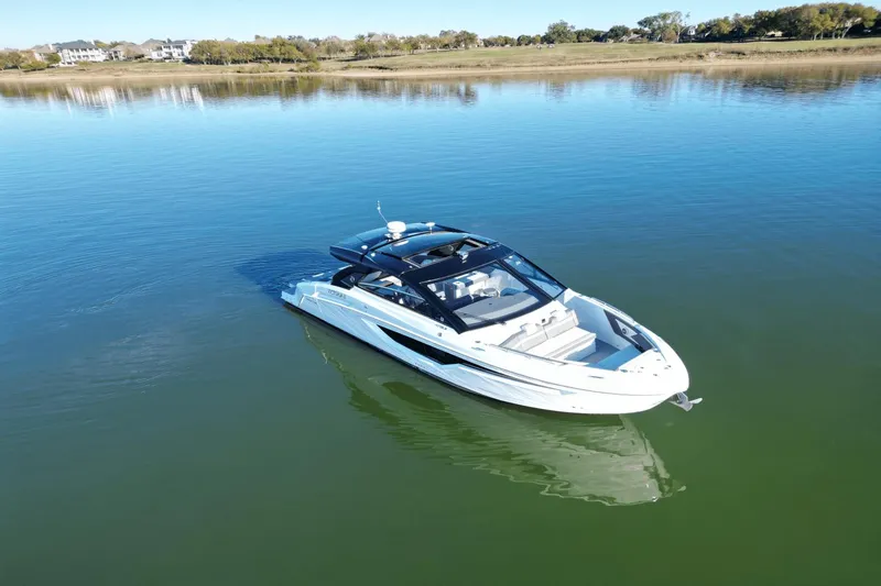 Slide: The Image of Cruisers 42 GLS 2022 - 2