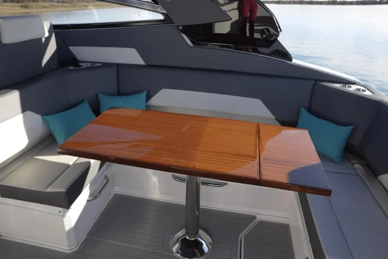 Slide: The Image of Cruisers 42 GLS 2022 - 22