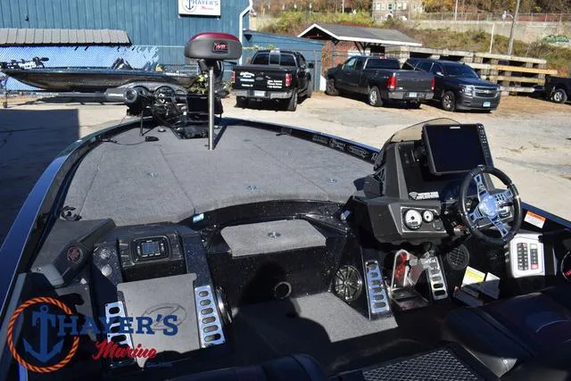 Slide: The Image of 2021 Ranger Z520L boat interior with advanced controls at Thayer's Marine. - 42