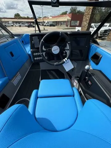 Slide: The Image of Moomba Craz 2025 - 15