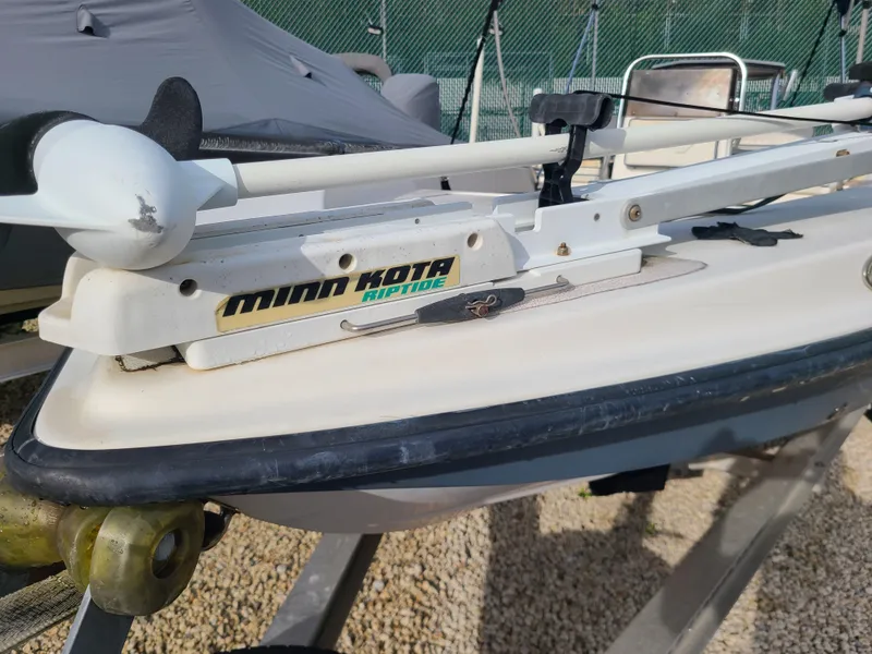 Slide: The Image of Minn Kota Riptide motor on 2005 Young Boats Young 20. - 22