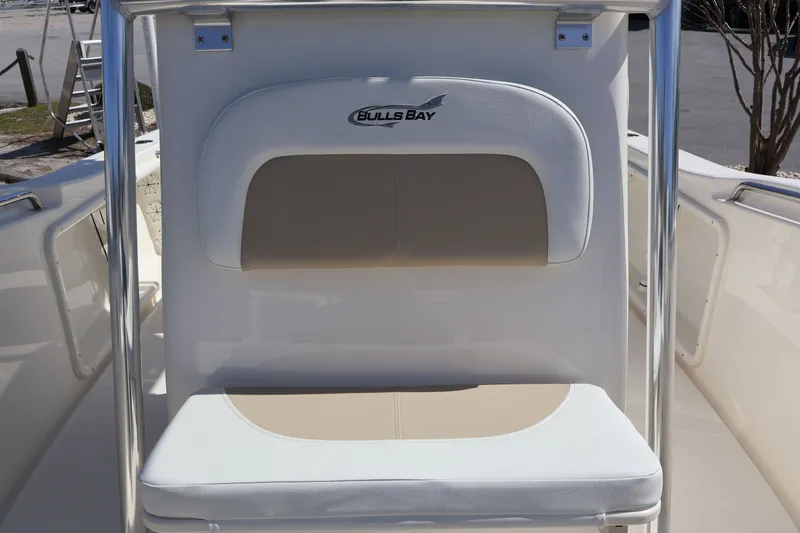 Slide: The Image of Bulls Bay 200 Center Console 2026 - 17