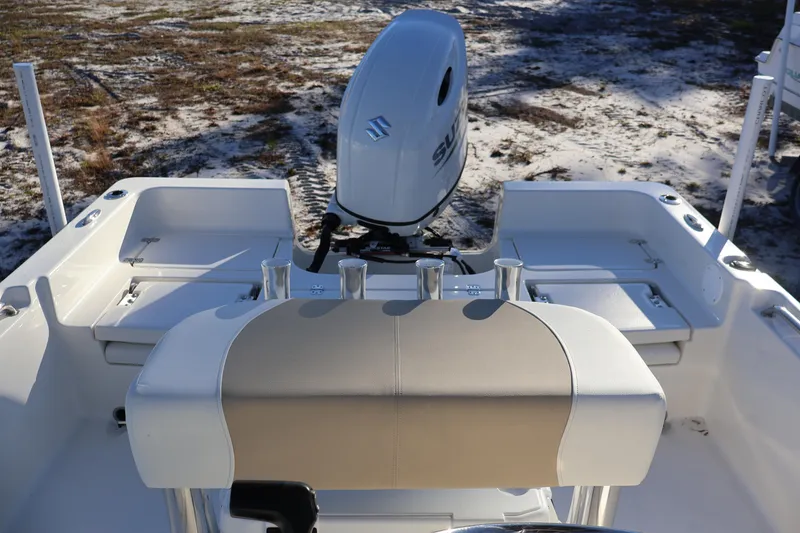 Slide: The Image of Bulls Bay 200 Center Console 2026 - 3