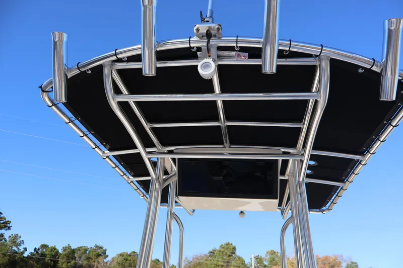 Slide: The Image of Bulls Bay 200 Center Console 2026 - 4