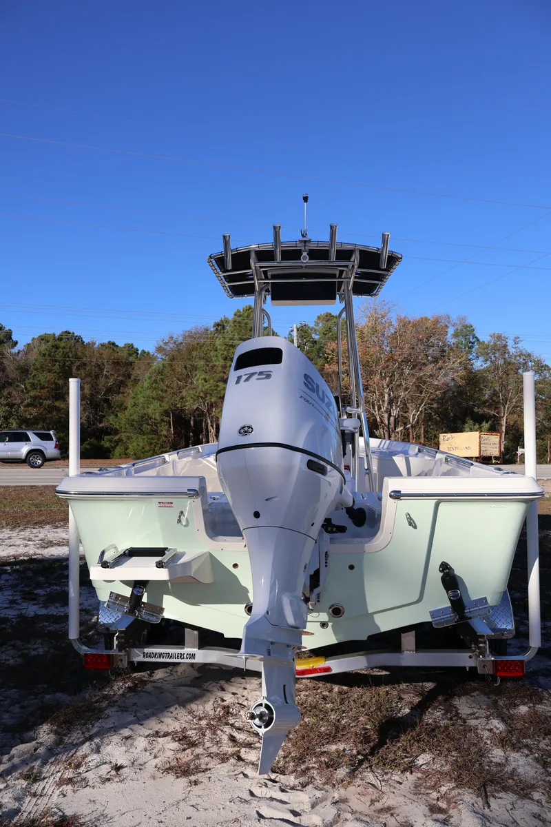 Slide: The Image of Bulls Bay 200 Center Console 2026 - 8