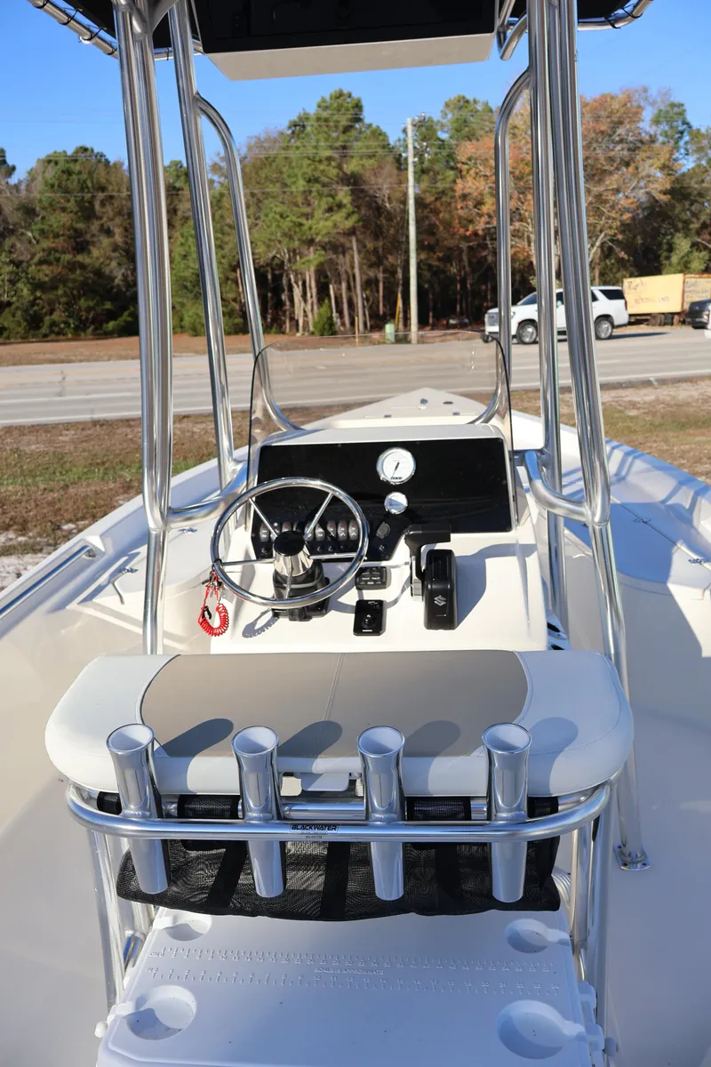 Slide: The Image of Bulls Bay 200 Center Console 2026 - 9