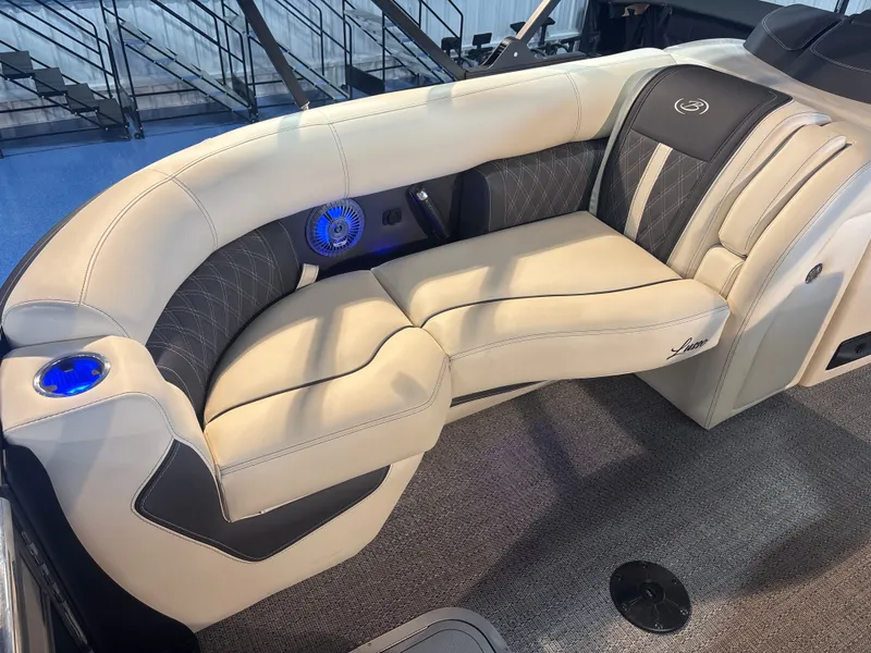 Slide: The Image of Barletta Lusso 23UC 2025 - 8